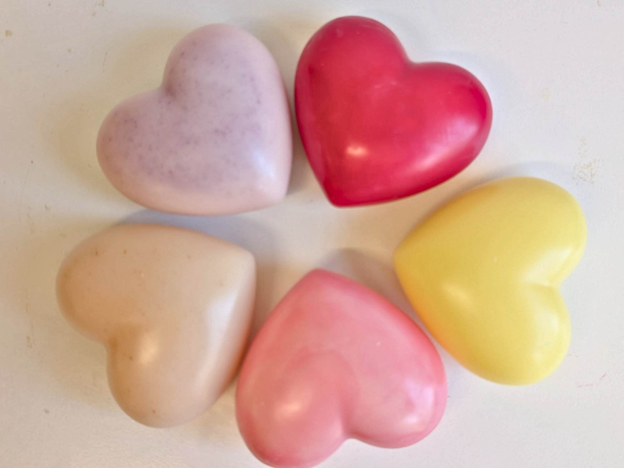 Holiday Special Wax heart freshener for closets and drawers – Limited Edition Scents for the Festive Season