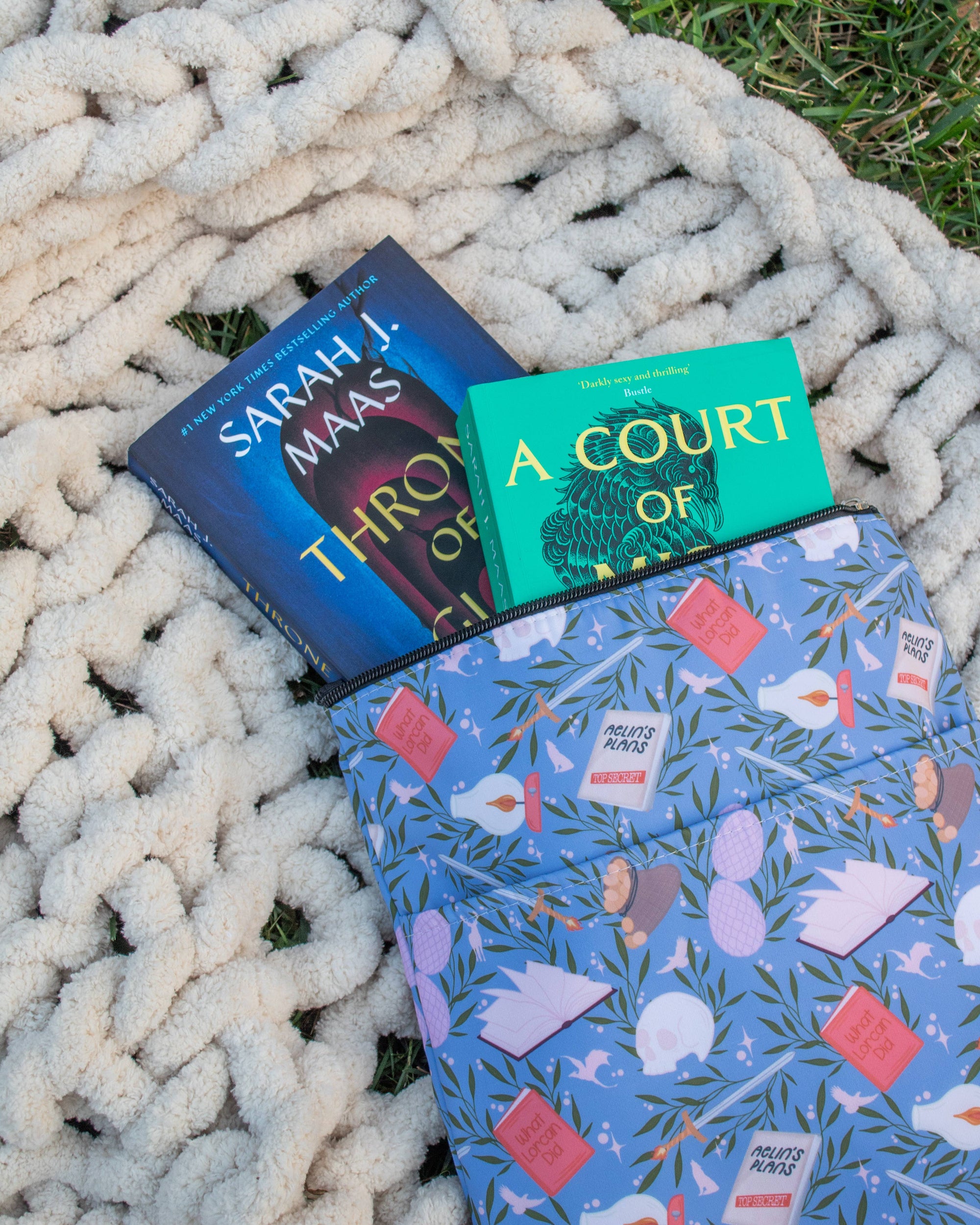 Meaggie Moos - Book / Tablet Sleeve | Throne of Glass