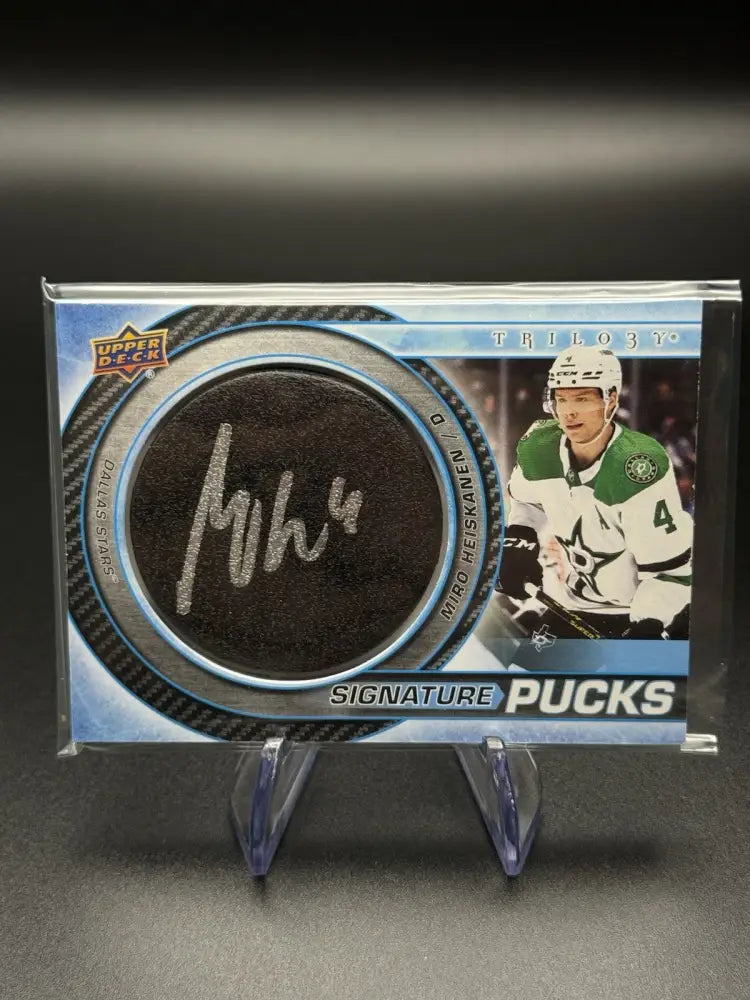 2022-23 Upper Deck Trilogy - Signature Pucks Miro Heiskanen #SP-MH (AU)