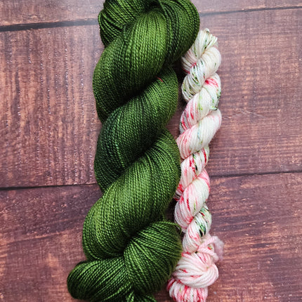 Haul out the Holly Sock Set