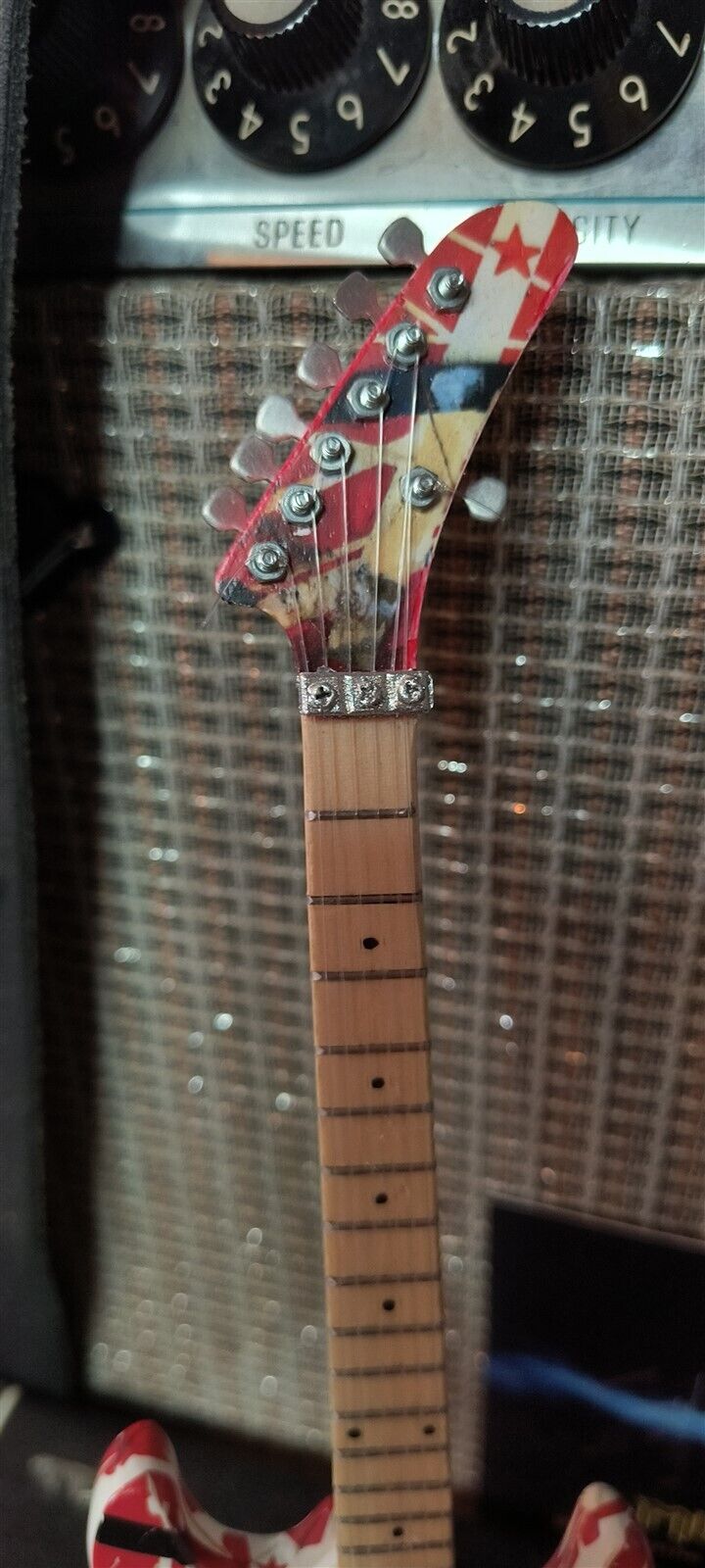 EDDIE VAN HALEN- Red/White "5150" 1:4 Scale Replica Guitar ~Licensed~