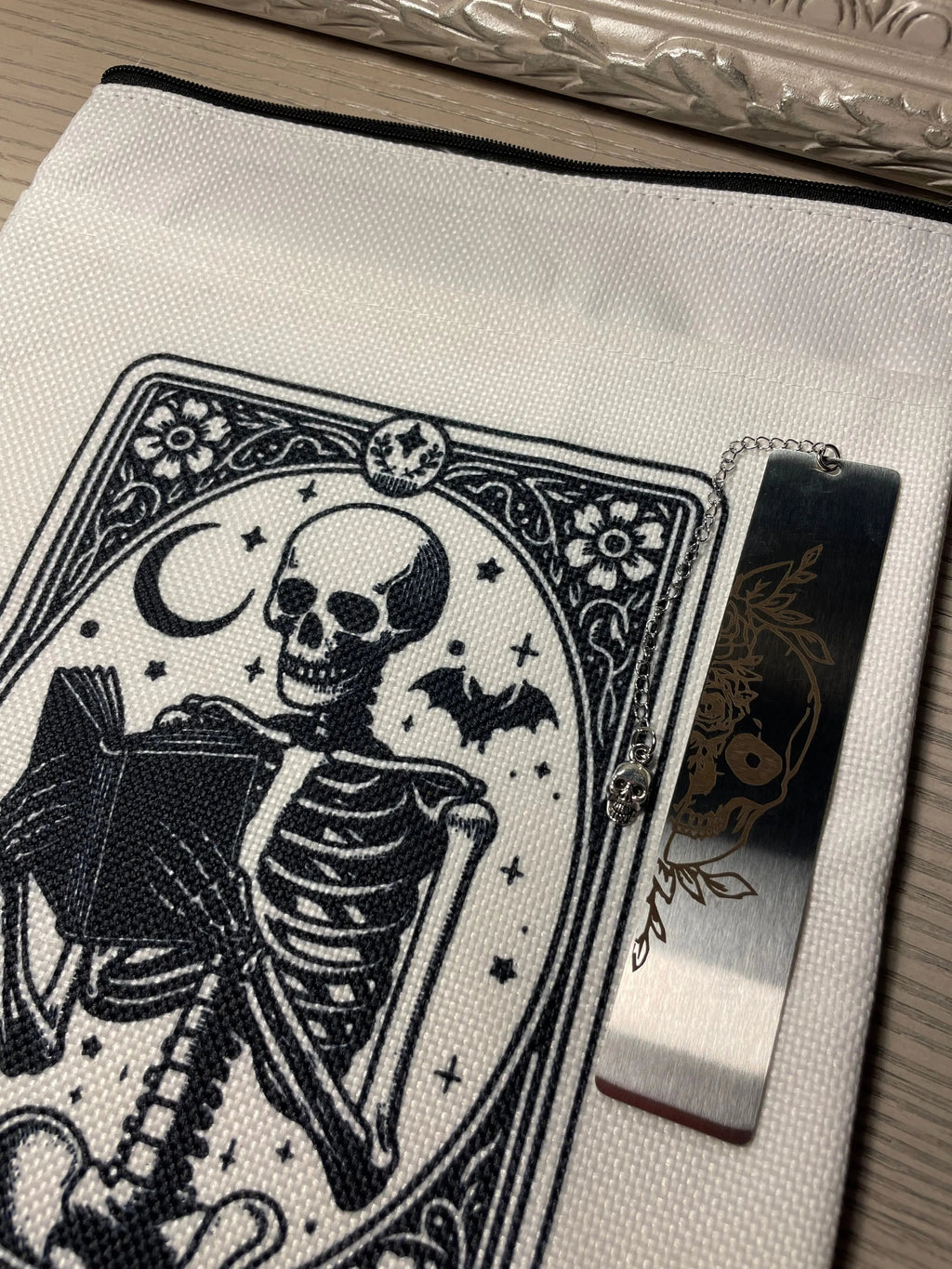 Gothic Skull Book Sleeves (see bulk rates)