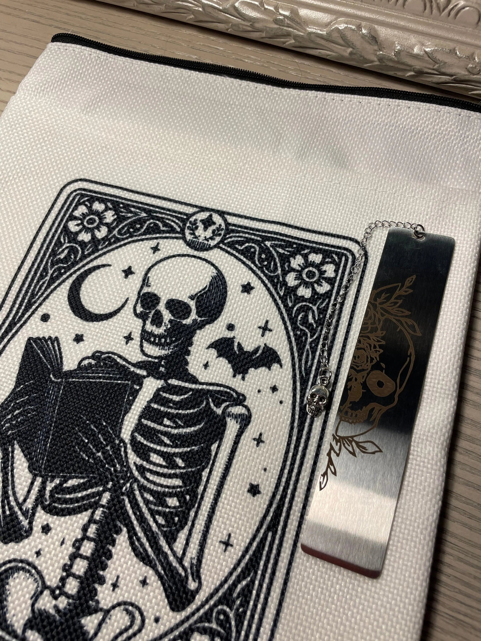 Gothic Skull Book Sleeves (see bulk rates)