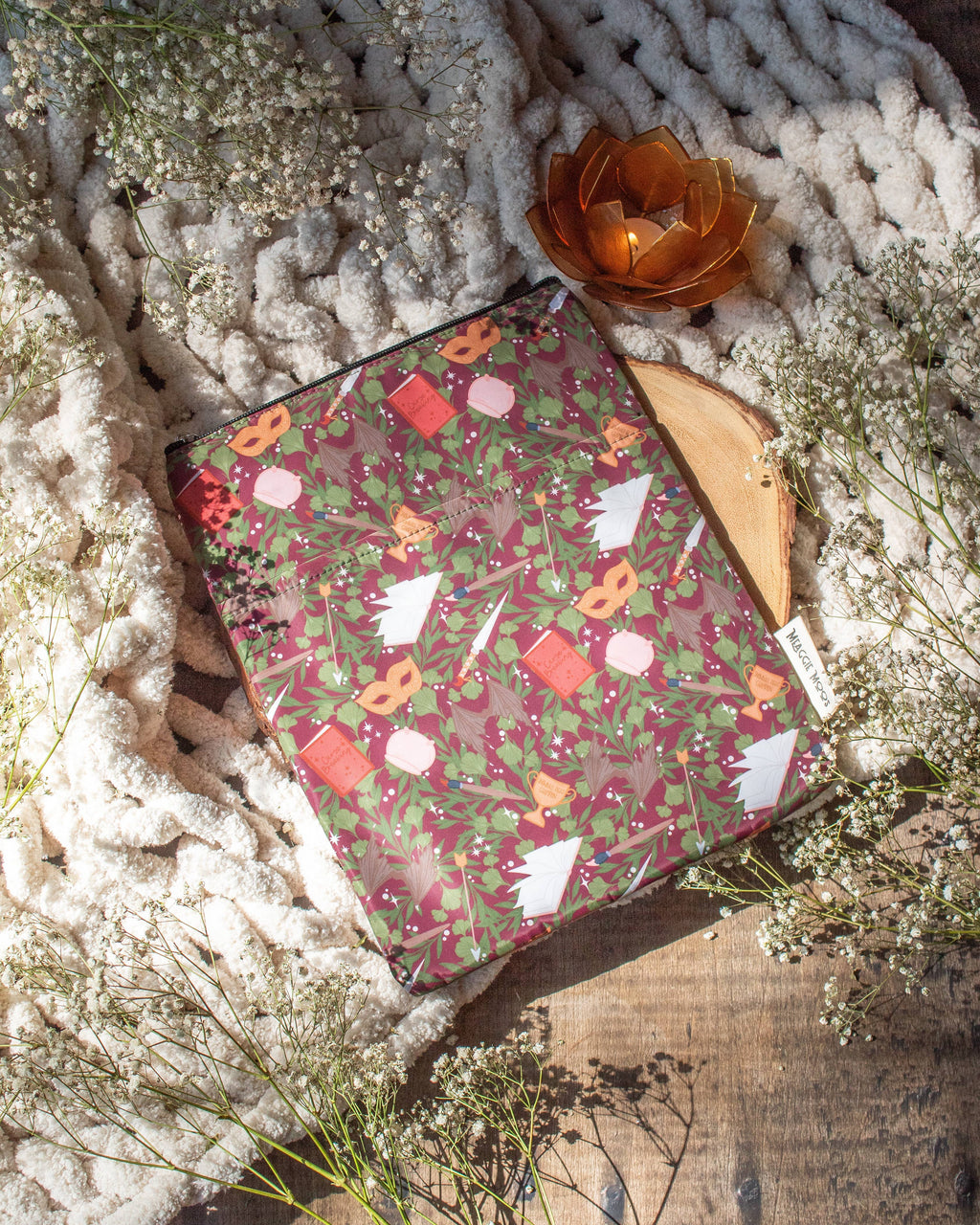 Meaggie Moos - Book / Tablet Sleeve | A Court of Thorns and Roses