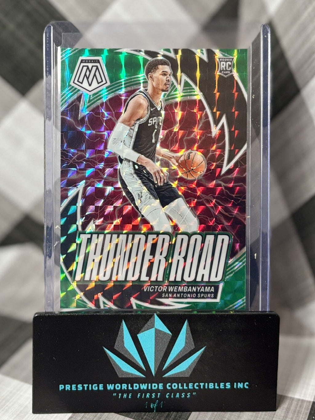 Victor Wembanyama 2023-24 Panini Mosaic Green Thunder Road Rookie #8 Spurs RC