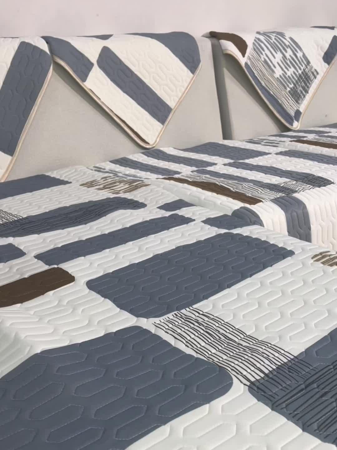 Cooling Ice Silk Dog Proof Couch Cover - Protect Your Sofa in Style