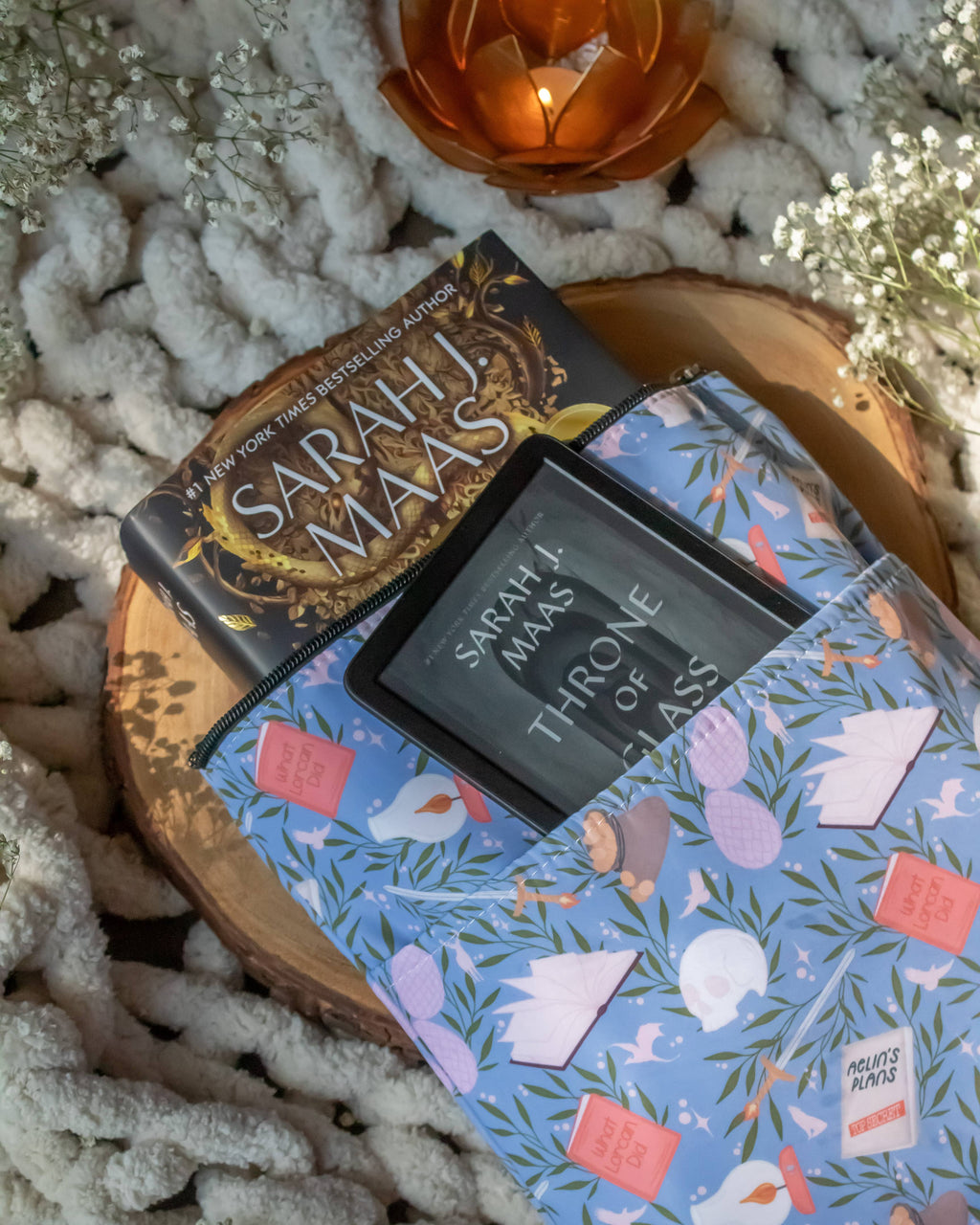 Meaggie Moos - Book / Tablet Sleeve | Throne of Glass