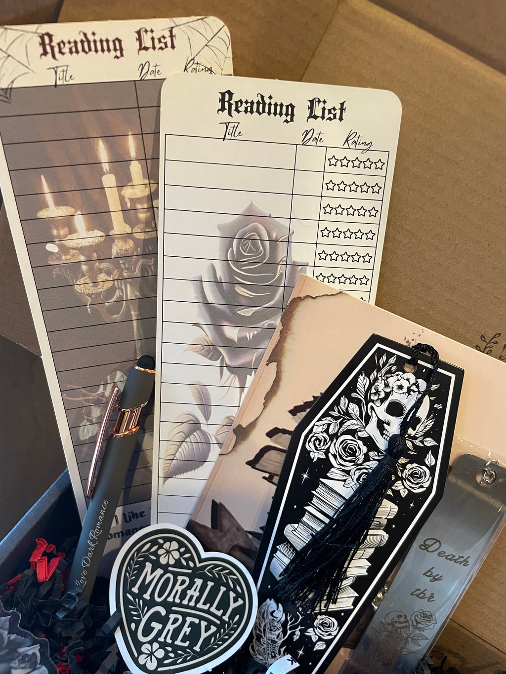 Dark Romance Activity Box +/- novels & toy