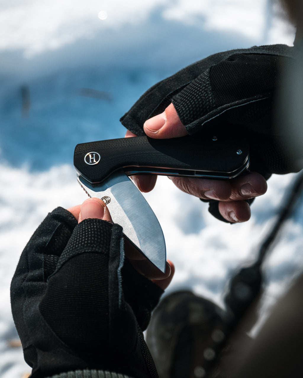 Holtzman's The Peasant Folding Pocket Knife Giftset for Men and Women (Silver and Black)