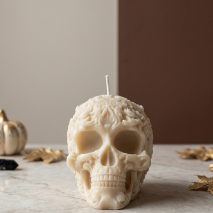 Handmade Skull Candle with Floral Details – Custom Colors & Scents for a Unique Touch
