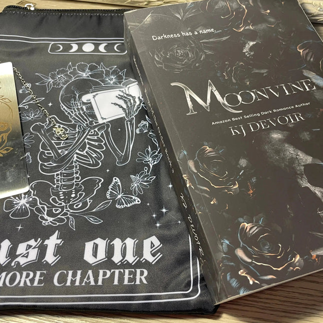 Gothic Skull Book Sleeves (see bulk rates)