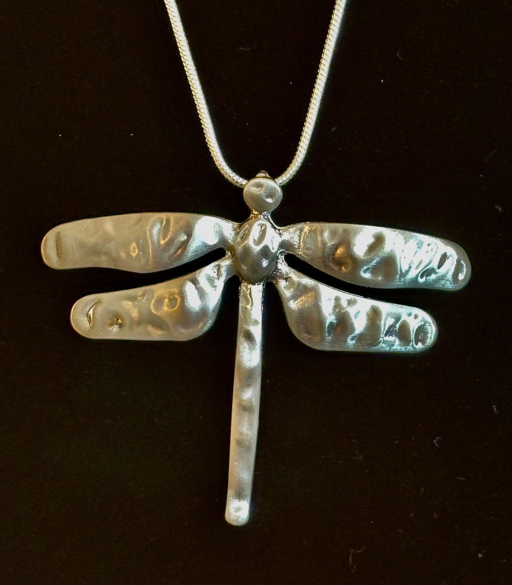 🐉 Dragonfly Pendant Necklace – Embrace Change, Fly Fierce