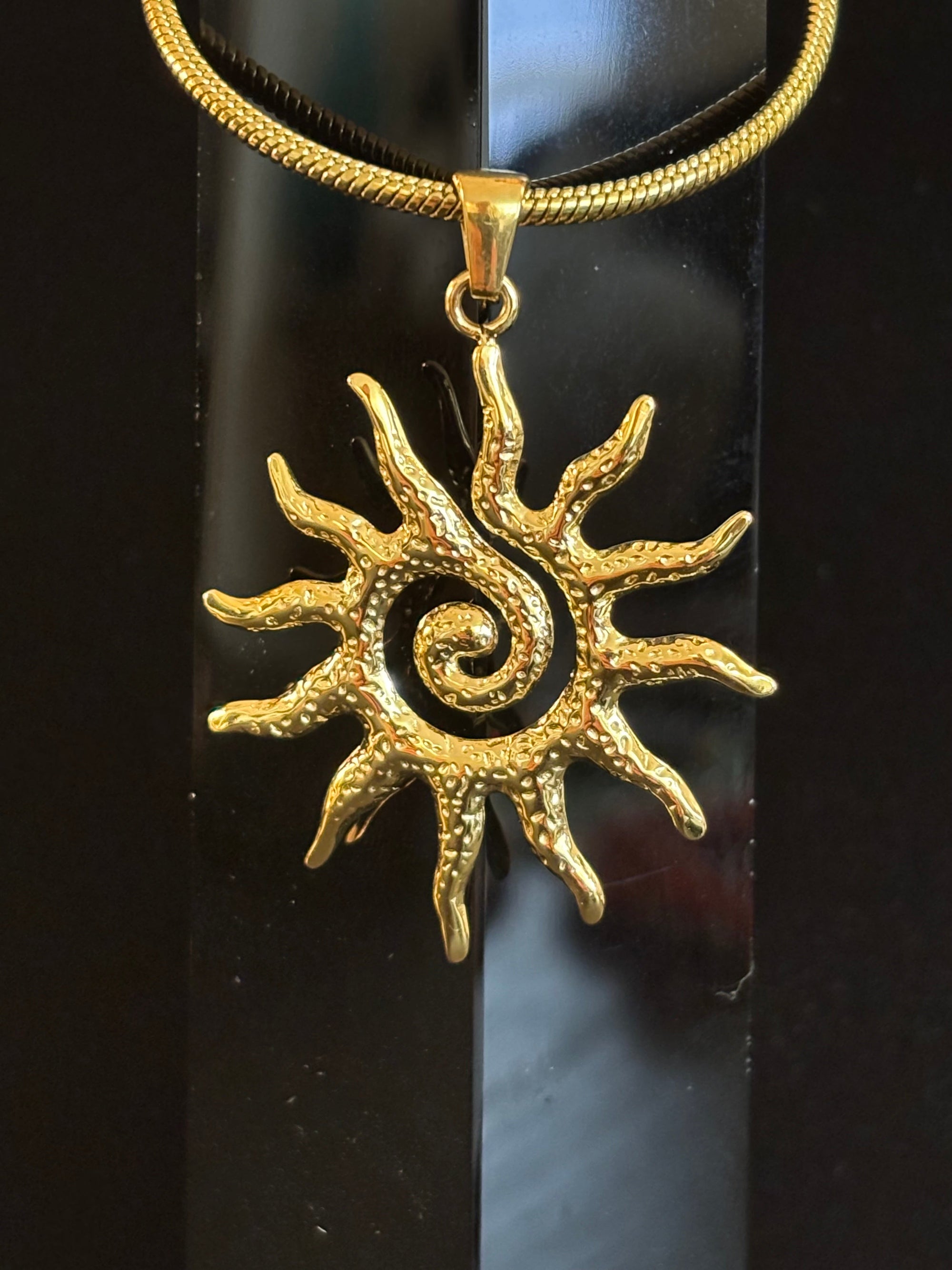 Vintage Sun Totem Pendant Necklace – Golden Radiance for Inner Strength & Style