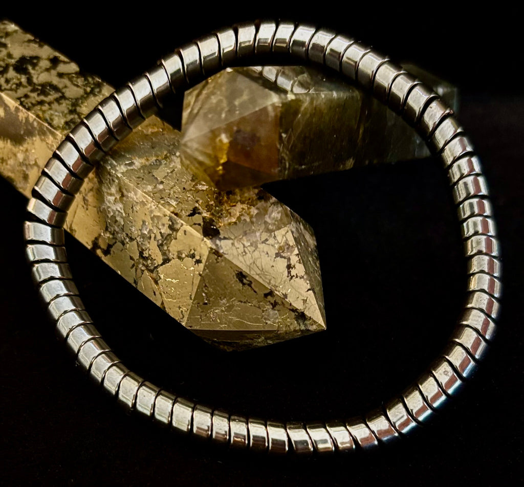 🐍 Snake Bone Style Hematite Bracelet – Bold & Modern Power Piece