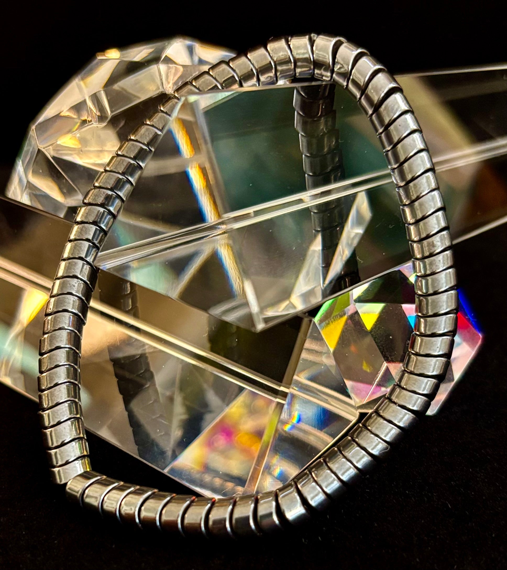 🐍 Snake Bone Style Hematite Bracelet – Bold & Modern Power Piece