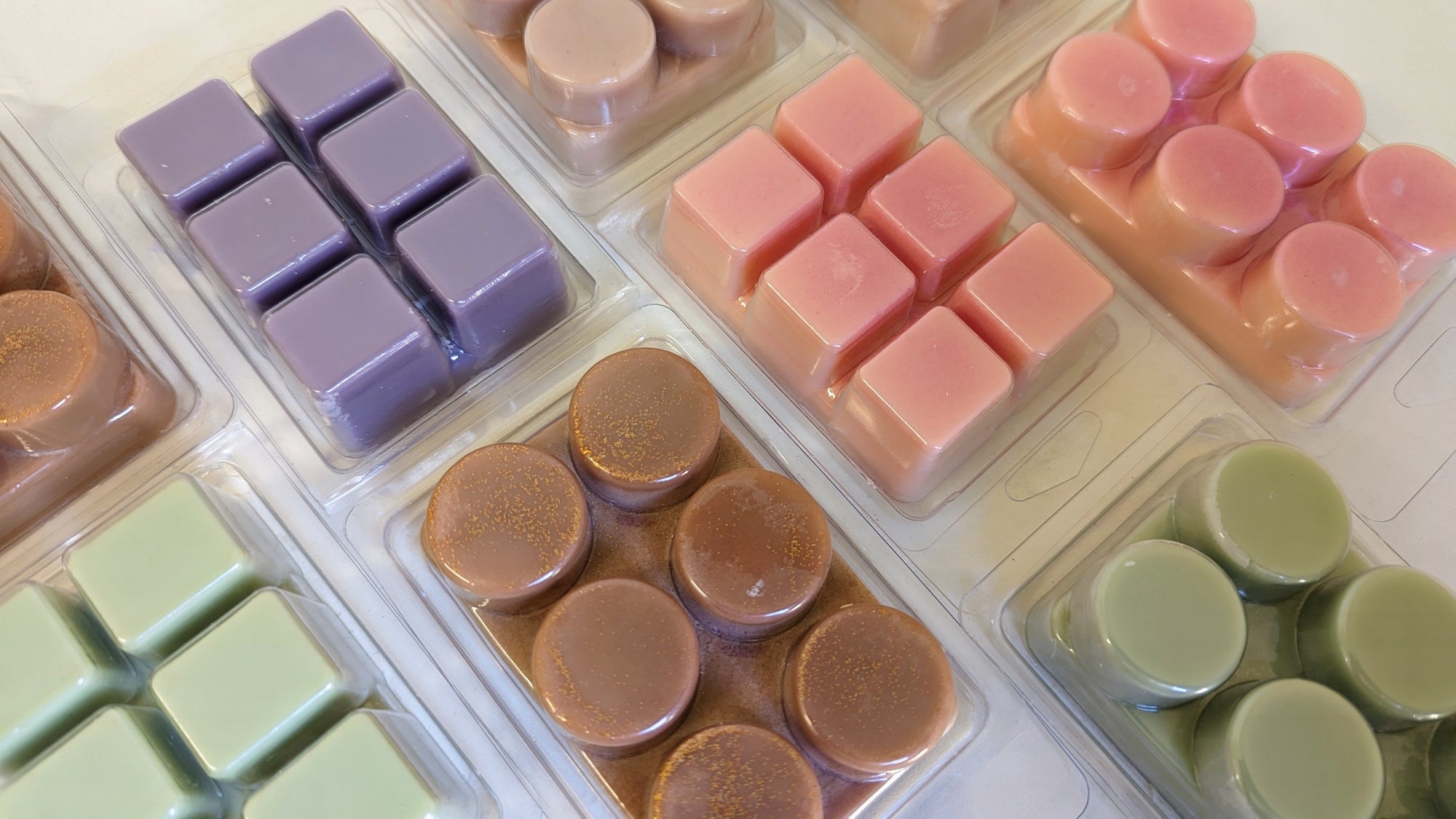 Clamshell Wax Melts - Cozy & Comforting  – Warm, Inviting Scents for Relaxation & Seasonal Gifting