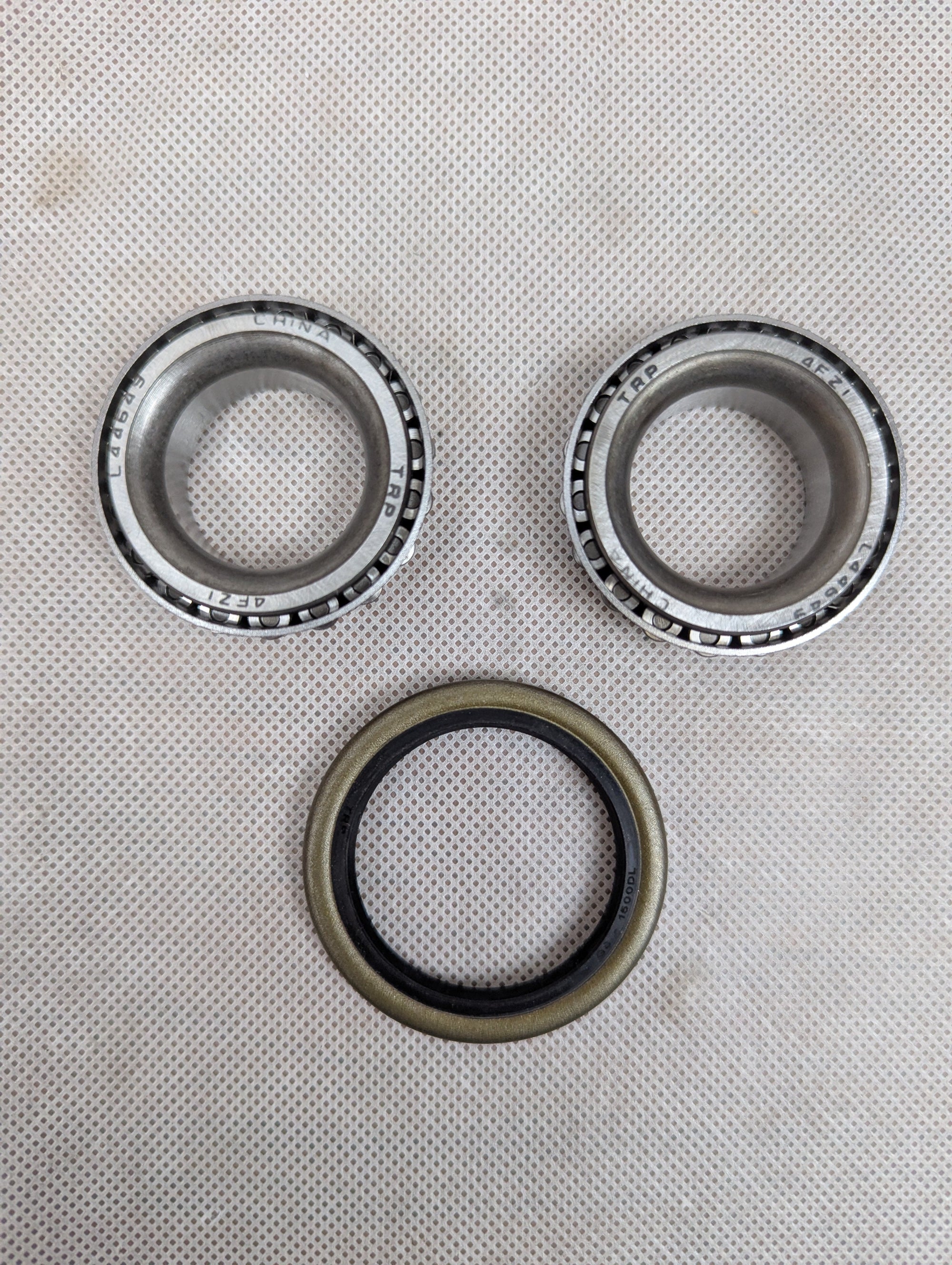 2200lb  Spindle Size 1.06" Axle Sup Kit L44649 , GS-1500DLT