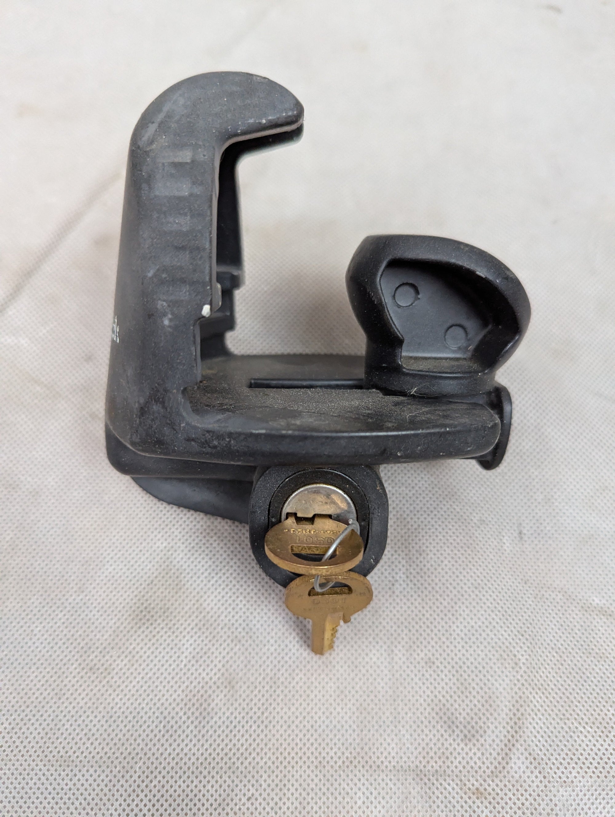 *USED** Master Lock - Universal Size Fits 1-7/8", 2", and 2-5/16" Couplers Tongue Lock