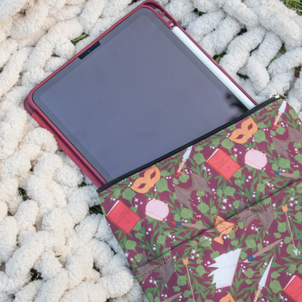 Meaggie Moos - Book / Tablet Sleeve | A Court of Thorns and Roses
