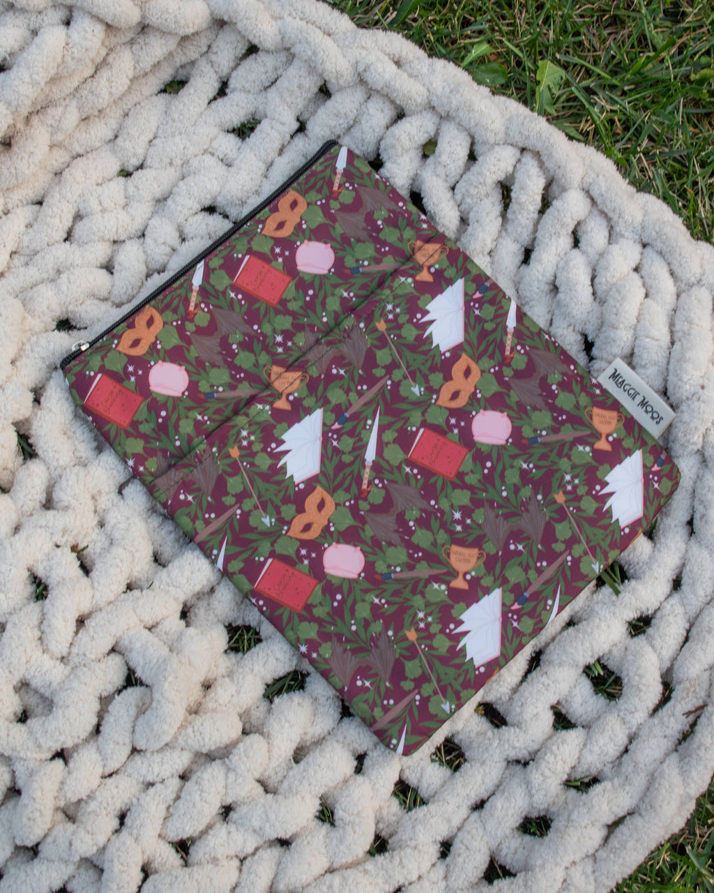 Meaggie Moos - Book / Tablet Sleeve | A Court of Thorns and Roses