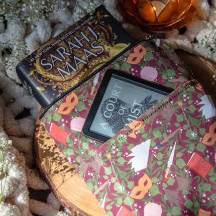 Meaggie Moos - Book / Tablet Sleeve | A Court of Thorns and Roses