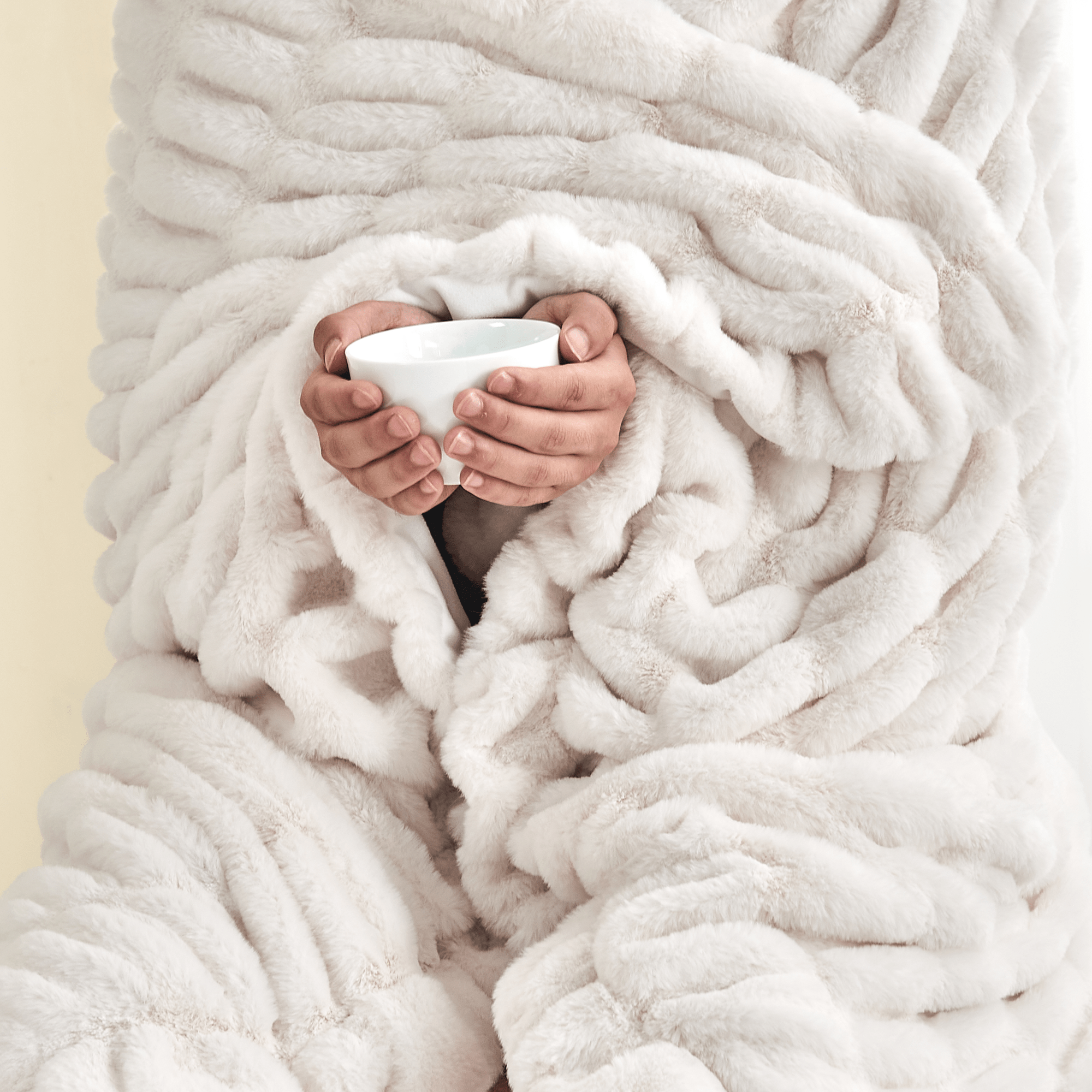 Ruched Faux Fur Throw Blanket - Alondra Collection