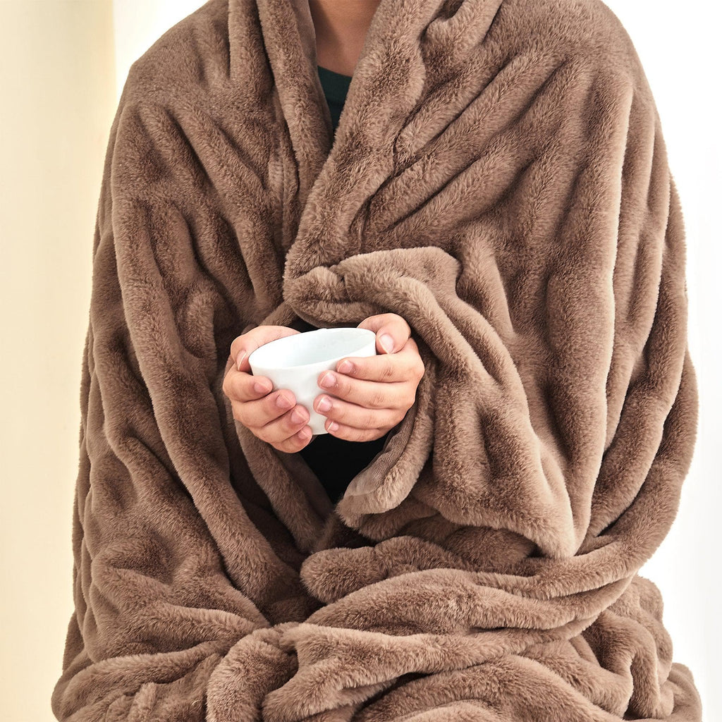 Ruched Faux Fur Throw Blanket - Alondra Collection