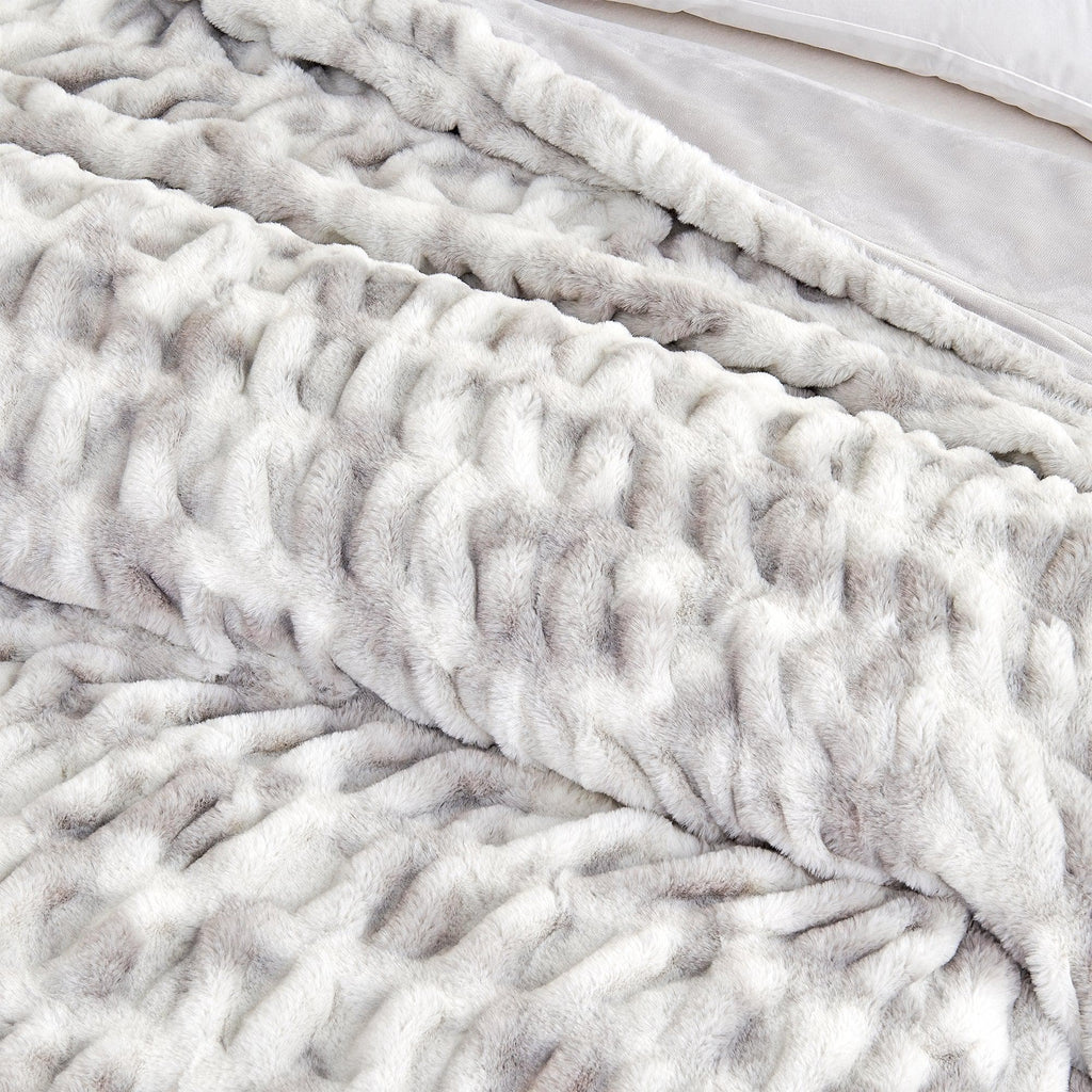 Ruched Faux Fur Throw Blanket - Alondra Collection
