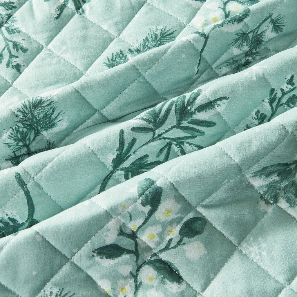 Snowy Botanical Quilt Set - Mariela Collection