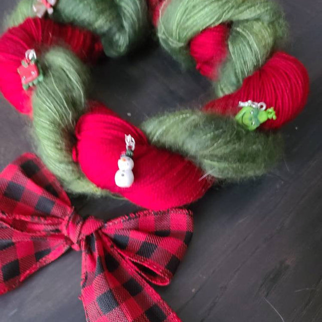 Holiday Yarn Wreath knit gift set