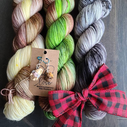 Bah Humbug shawl yarn kit