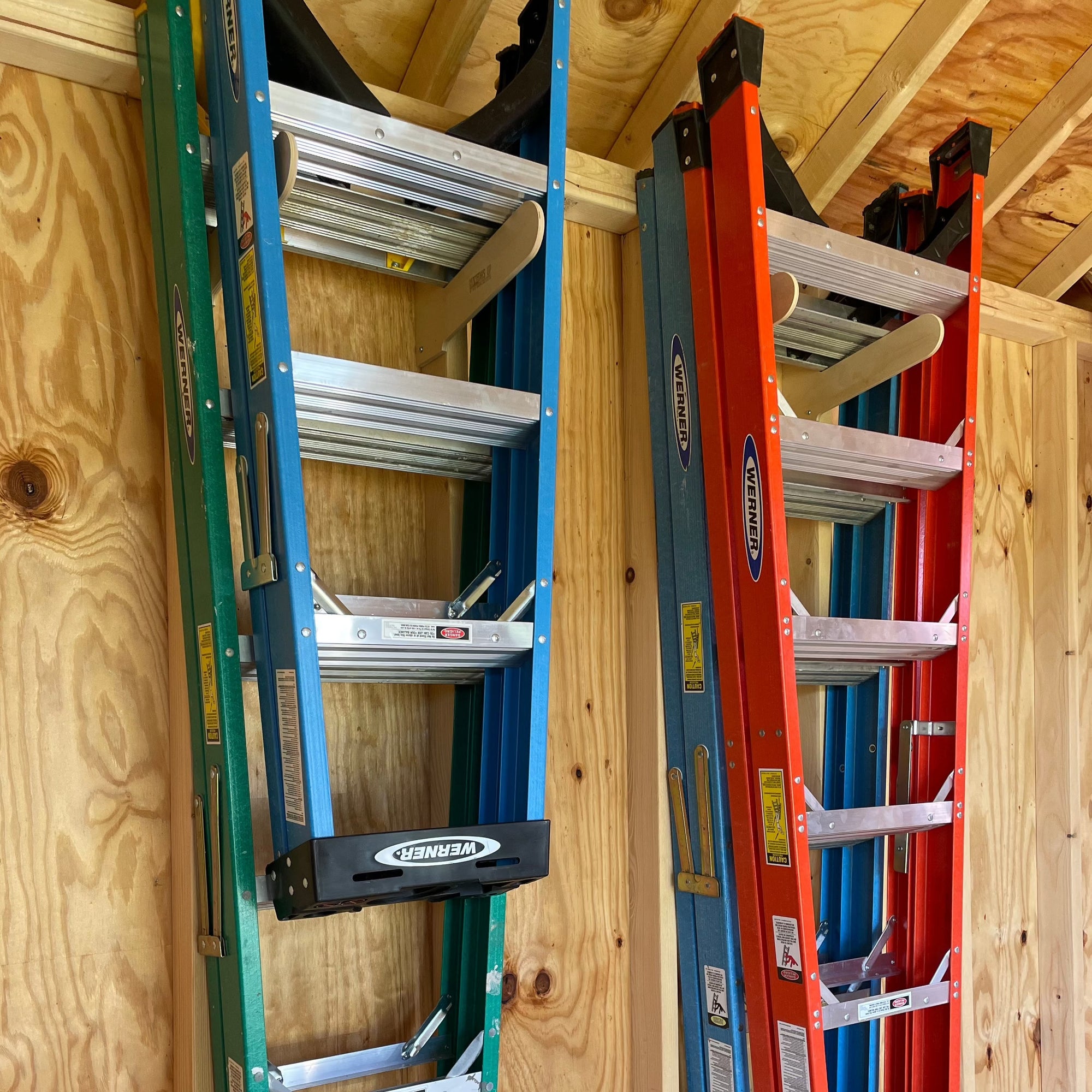 Shed Tool Organizer – Step Ladder & Yard Tool Storage Rack