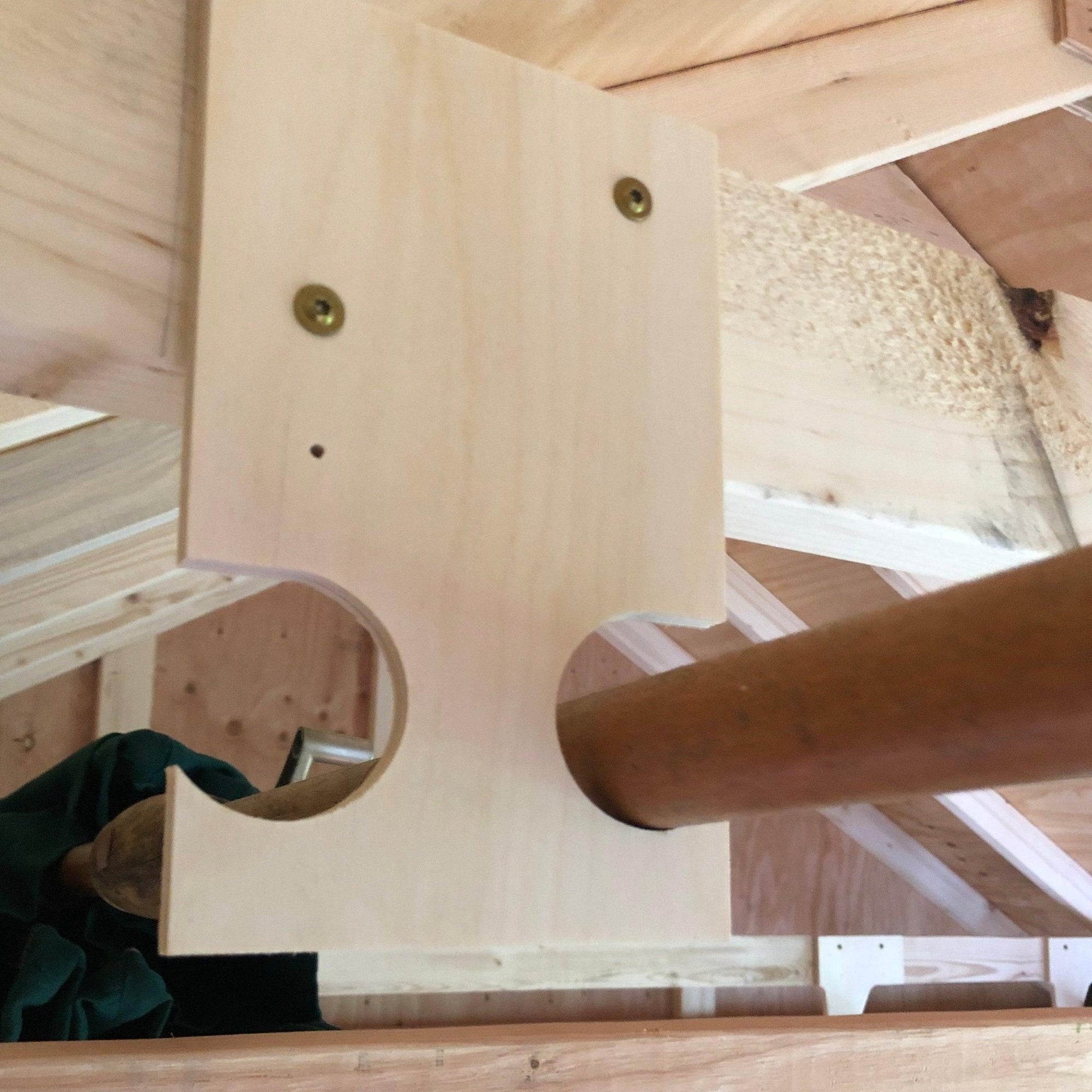 Pole Saw & Pool Skimmer Organizer – Shed Storage Hook for Long Tools