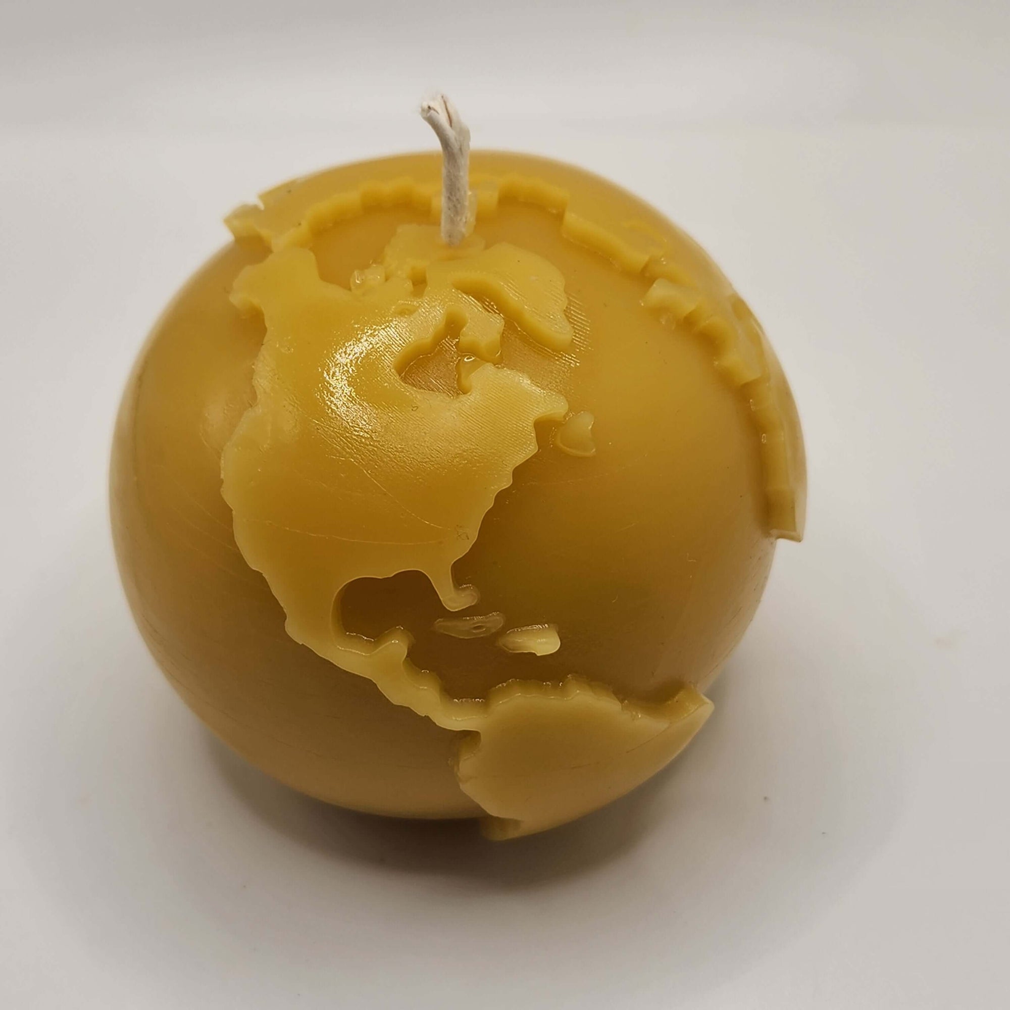 Earth Globe Beeswax Candle – 6.9 oz