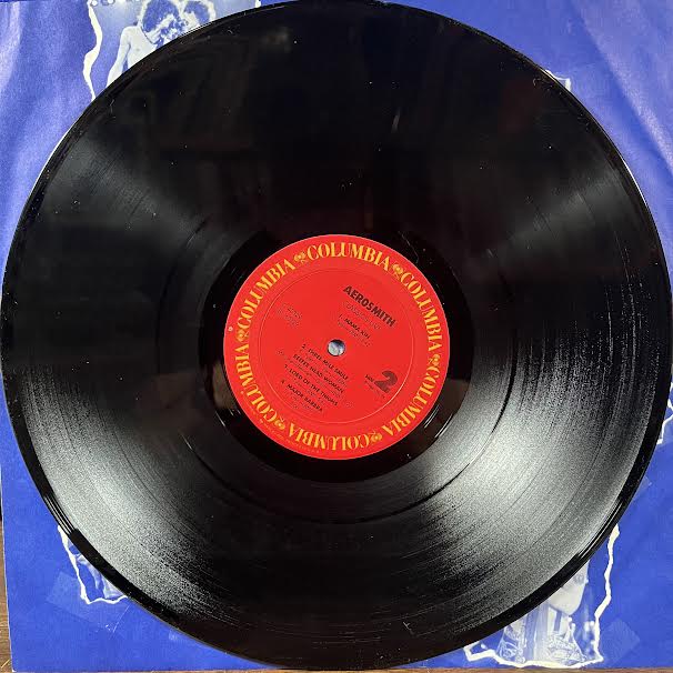 Classics Live (VINYL) | Near Mint (NM or M-) Near Mint (NM or M-)